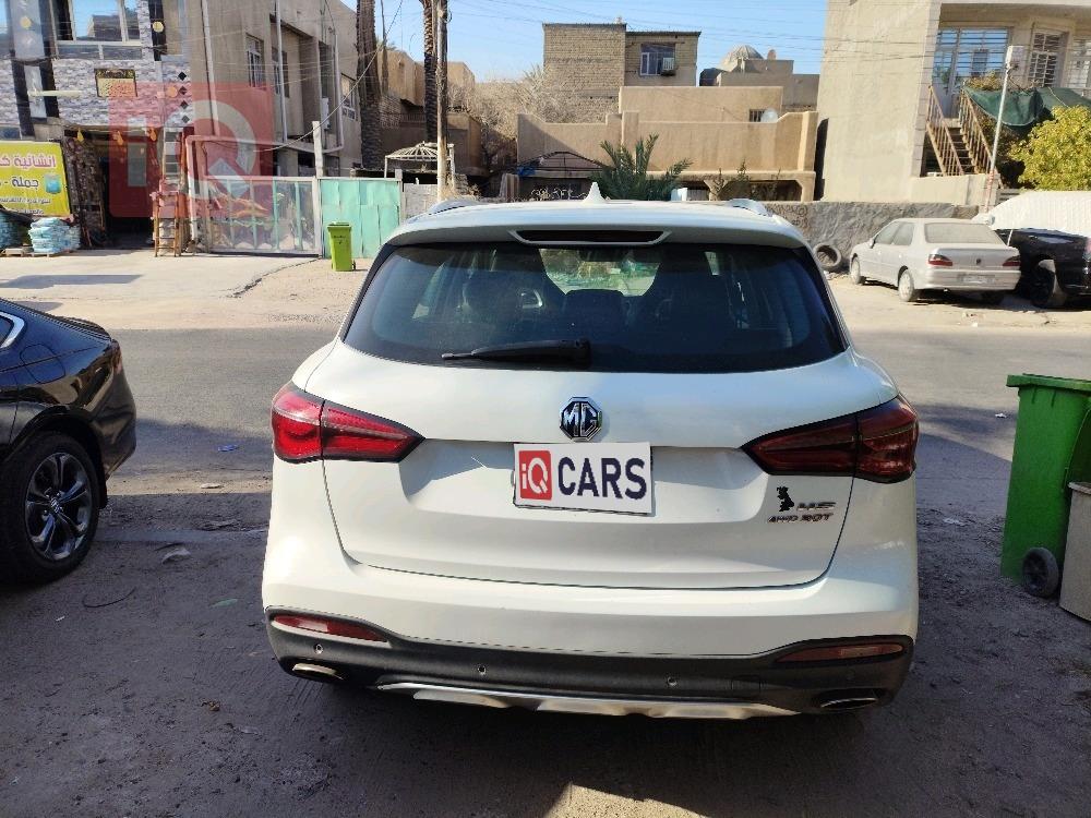 ام جي HS